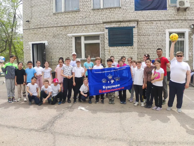 С физкультурой крепко дружим, эта дружба – навсегда!