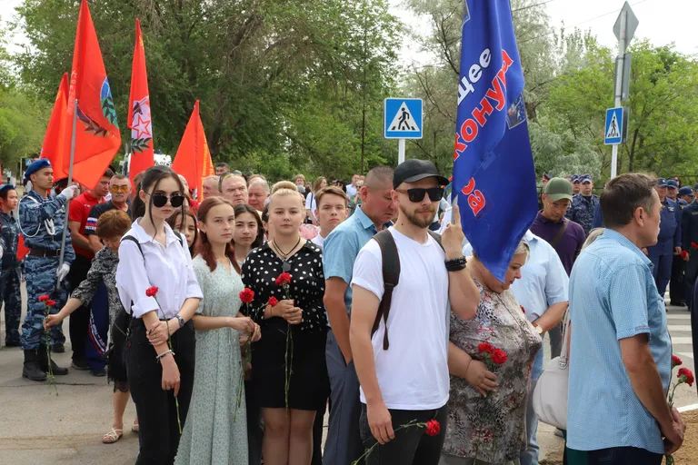 В честь погибшего полицейского Мидхата Кутлубулатова назвали улицу в Байконуре.