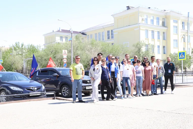 8 мая состоялся автопробег посвященный Дню Победы, организованный ГКУ «Центр поддержки молодежных инициатив «Будущее Байконура».
