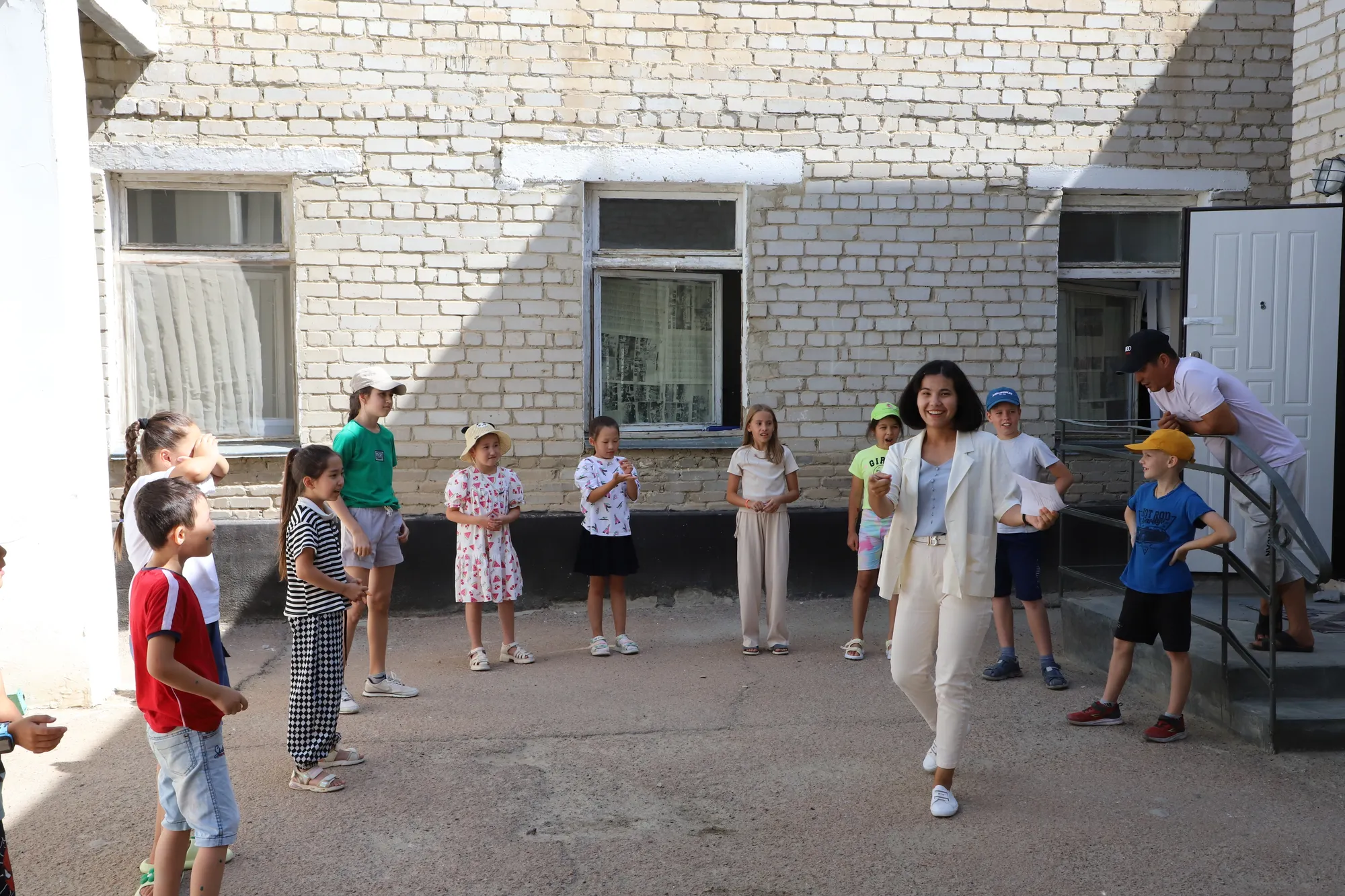 20 июня специалисты ГКУ ЦПМИ «Будущее Байконура» провели в ДОЛ «Солнышко» при НШ №15 интеллектуальную эстафету «Путешествие в мир сказок».