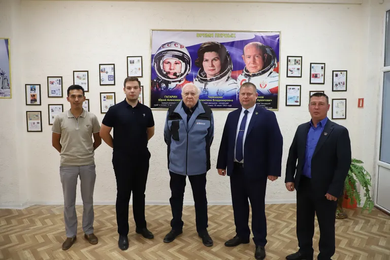 Игорь Бармин посетил Центр поддержки молодежных инициатив «Будущее Байконура»
