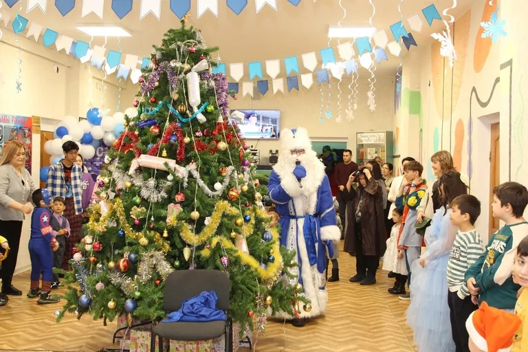 🎄 Новогоднее чудо для детей: заключительное мероприятие Года Семьи в молодежном Центре «Будущее Байконура»🎄
