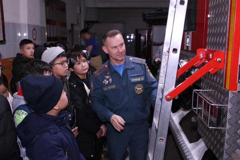 🚒🔥 Юные огнеборцы в гостях у героев Байконура! 🔥🚒