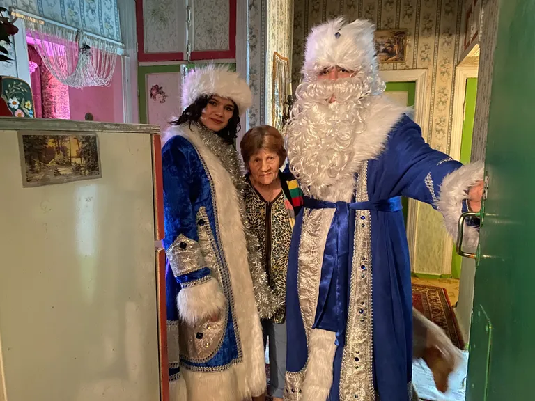 🎄 Акция «Новый год в каждый дом»: волонтеры дарят заботу и праздник 🎄