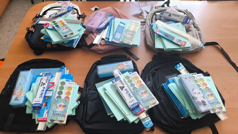 🎒 «Помоги собраться в школу»