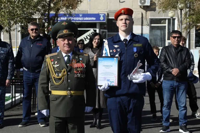 🎖 Мы взяли не большое интервью у Лучшего командира «Зарницы» Дмитрия Донского команда «Наследники победы» Средней школа №4 им. В.П. Глушко и спроси что для него значит победа?